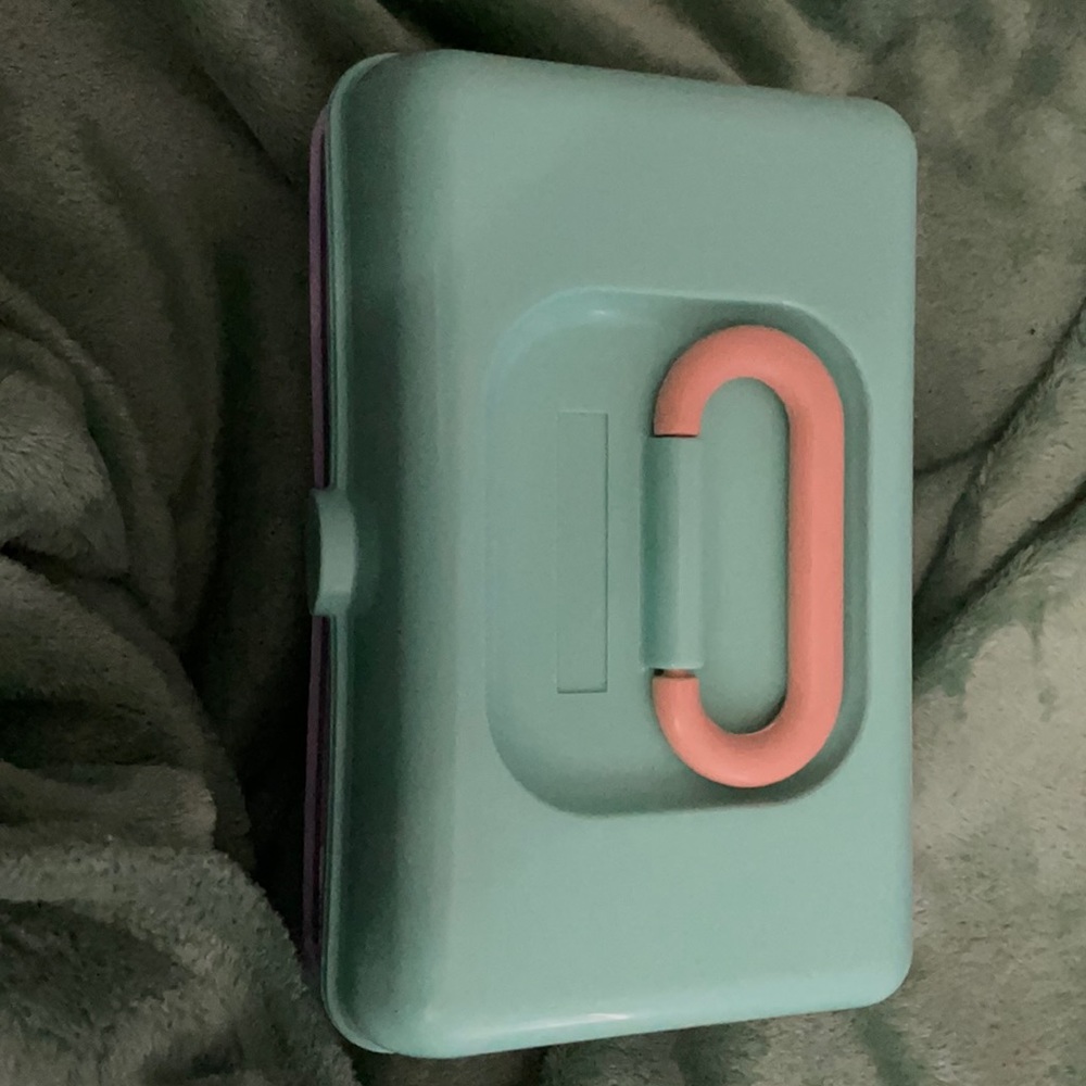 Retro two tone seafoam/lilac organized traveling box( trade with @jtplove )